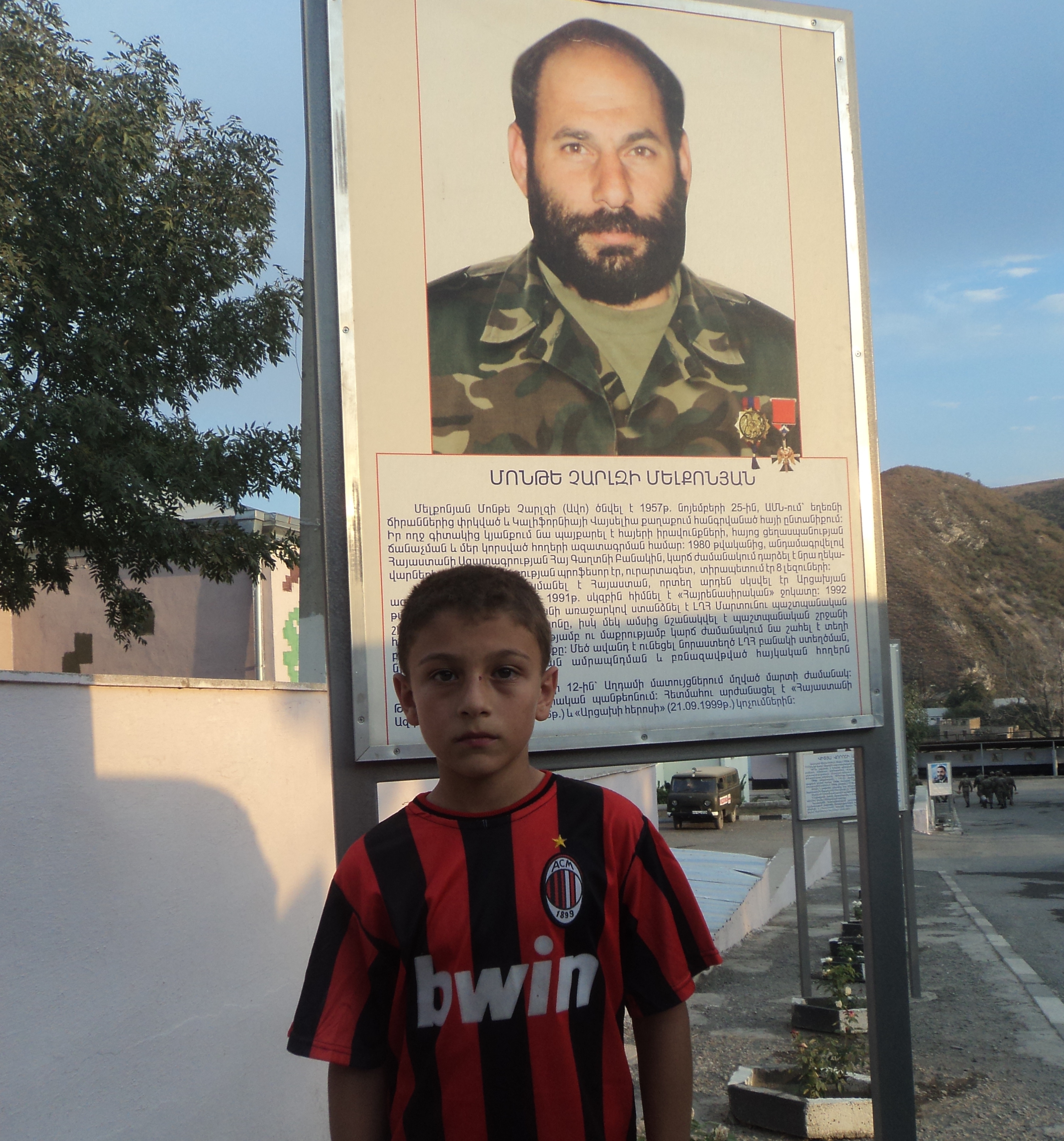 Արցախցի հրամանատարի 12-ամյա որդին օրվա մեծ մասը բանակի կողքին է