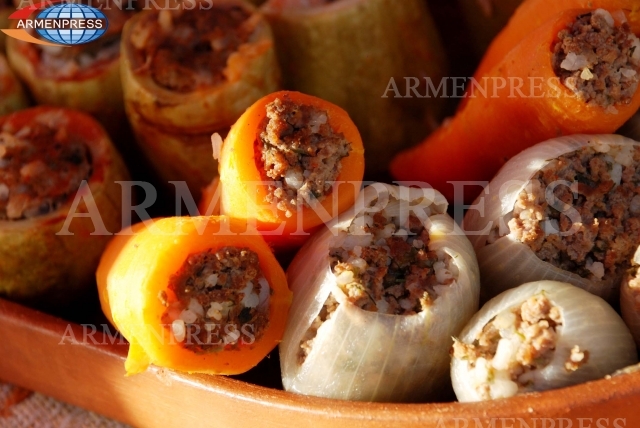 Azerbaijani army ration to include Armenian dish