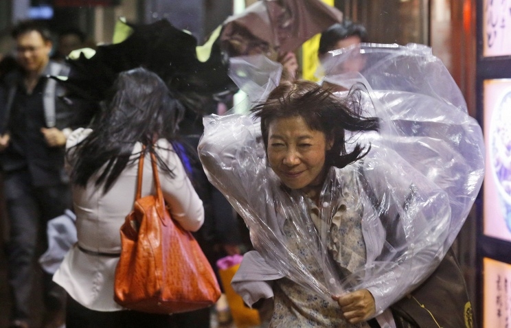 На юге Китая от тайфуна "Калмэджи" пострадали почти 6 млн жителей