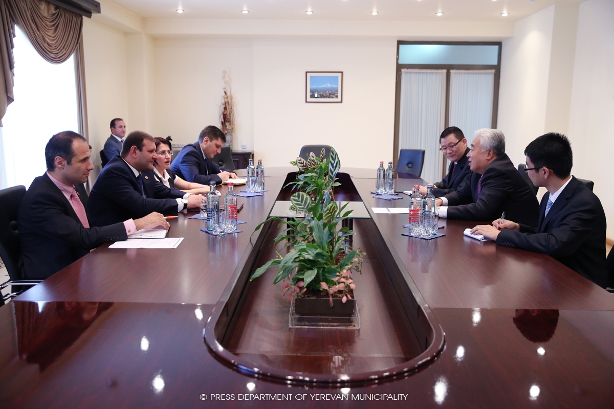 Мэр Еревана встретился с Чрезвычайным и Полномочным послом Китайской Народной 
Республики в Армении