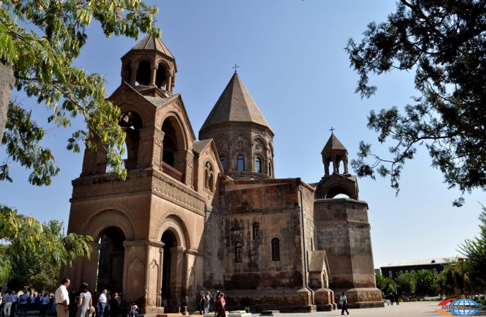 Канонизация жертв Геноцида армян, мироосвящение, визит Папы Римского в Эчмиадзин… 
в 2015 году   