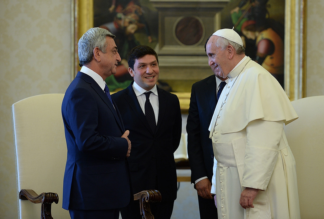Папа Римский принял приглашение президента Армении посетить Ереван в апреле 2015 
года