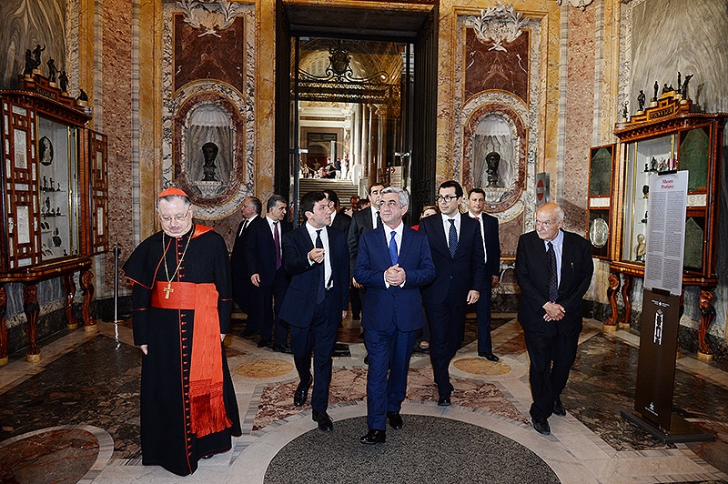 Президент Армении присутствовал на открытии постоянной экспозиции армянского 
средневекового хачкара в Ватикане
