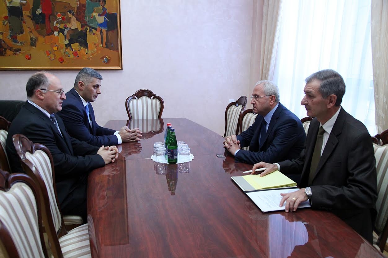 Agriculture Minister hosts Brazil-based Armenian businessman