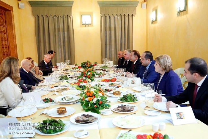 Состоялся рабочий обед Премьер-министра Армении с Президентом Греции