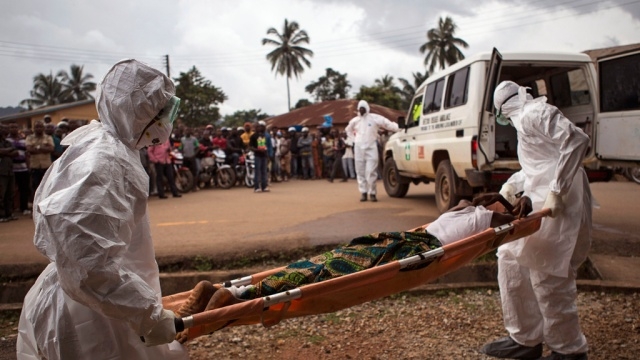 Более тысячи американских военных отправятся в Либерию для борьбы с вирусом Эбола