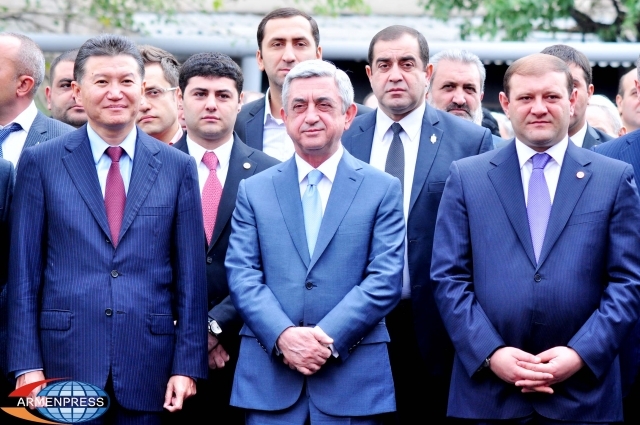Президент Армении принял участие в открытии шахматной школы