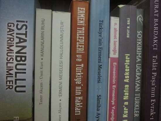 Թուրքական գրադարանները լիքն են Հայոց ցեղասպանությունը ժխտող գրքերով. «Ակոս»-
ի անդրադարձը