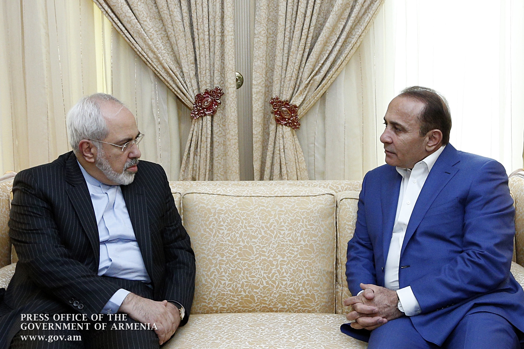 Премьер-министр Армении и глава МИД Ирана обсудили вопросы двустороннего 
сотрудничества 