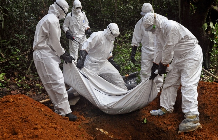 ВОЗ: от лихорадки Эбола скончались 4555 человек