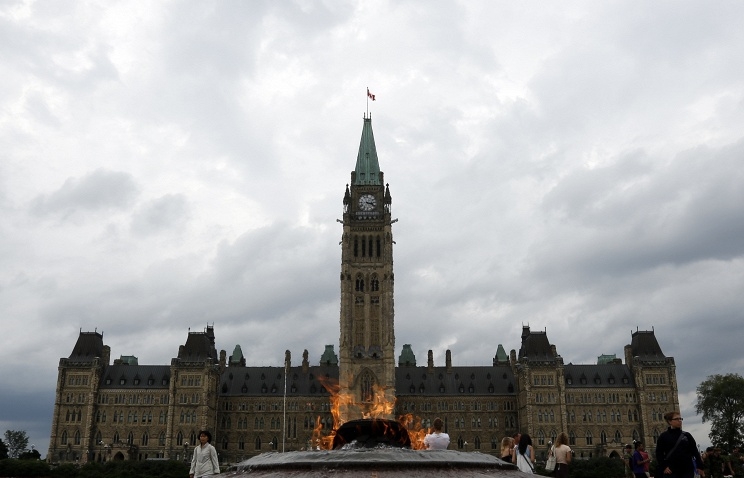 Сотрудники канадского парламента и правительства эвакуированы из-за стрельбы