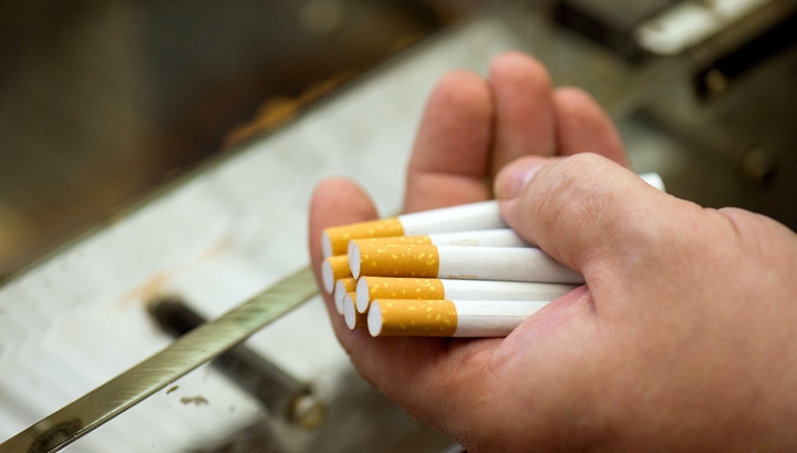 Одна из крупнейших табачных компаний США запретит курение в своих офисах