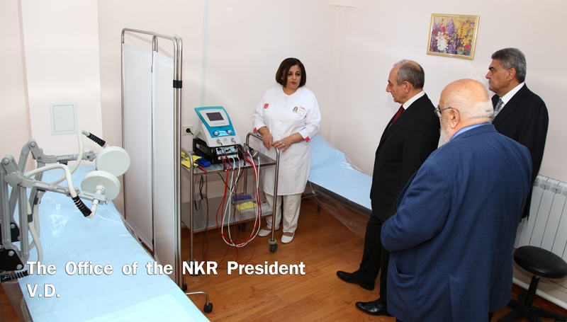 Bako Sahakyan visits Republican Medical Center in Stepanakert