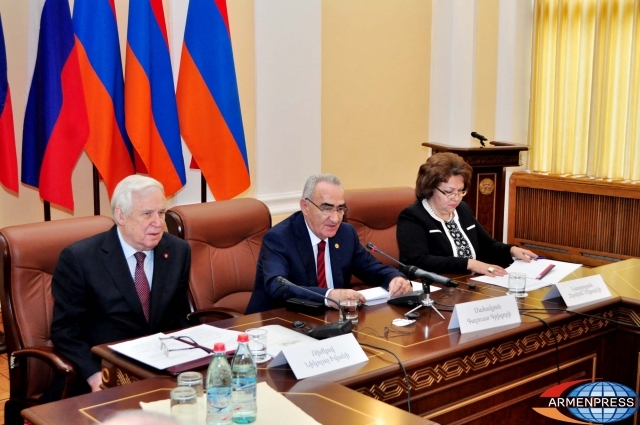 Նիկոլայ Ռիժկովը շնորհավորում է Հայաստանին ԵՏՄ անդամակցության պայմանագիրը 
ստորագրելու կապակցությամբ