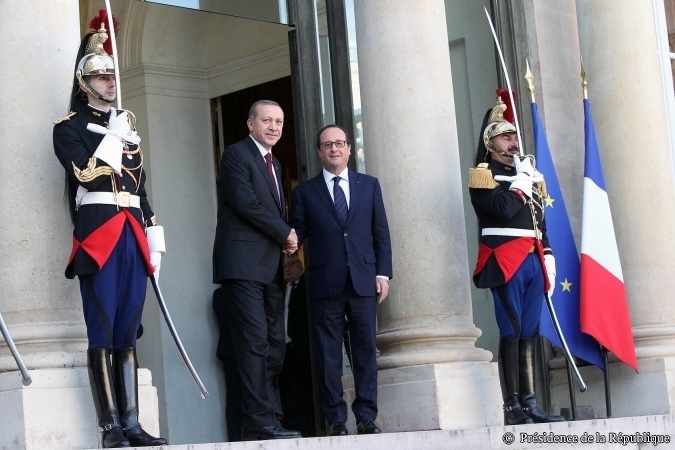 Hollande talks about Karabakh conflict at meeting with Erdoğan
