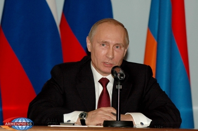 Путин второй год подряд возглавил список Forbes