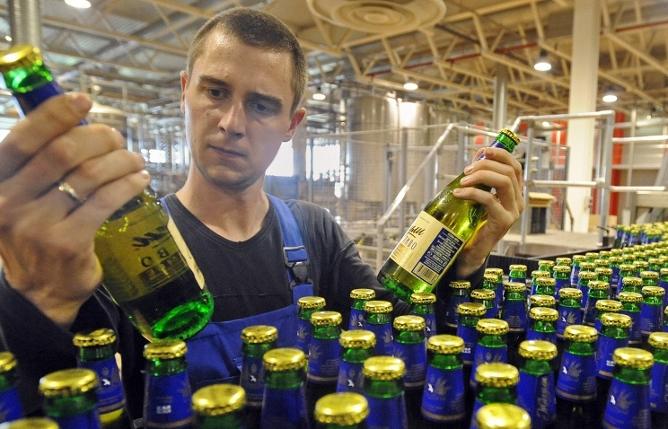 Казахстан снял запрет на реализацию российских пива и водки