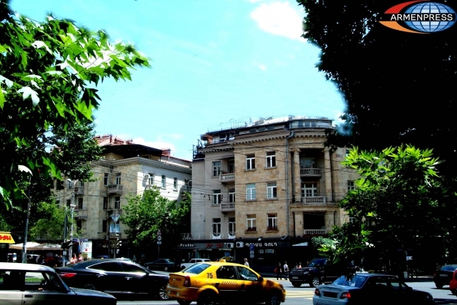 Տաքսիների կայանման համար Երևանում կահավորվել է ևս 6 կայանատեղի 
