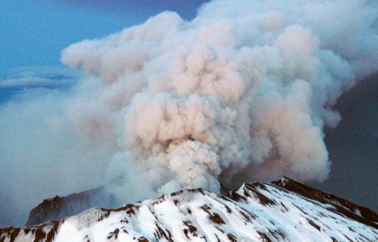 В Японии началось извержение крупнейшего в стране вулкана Асо