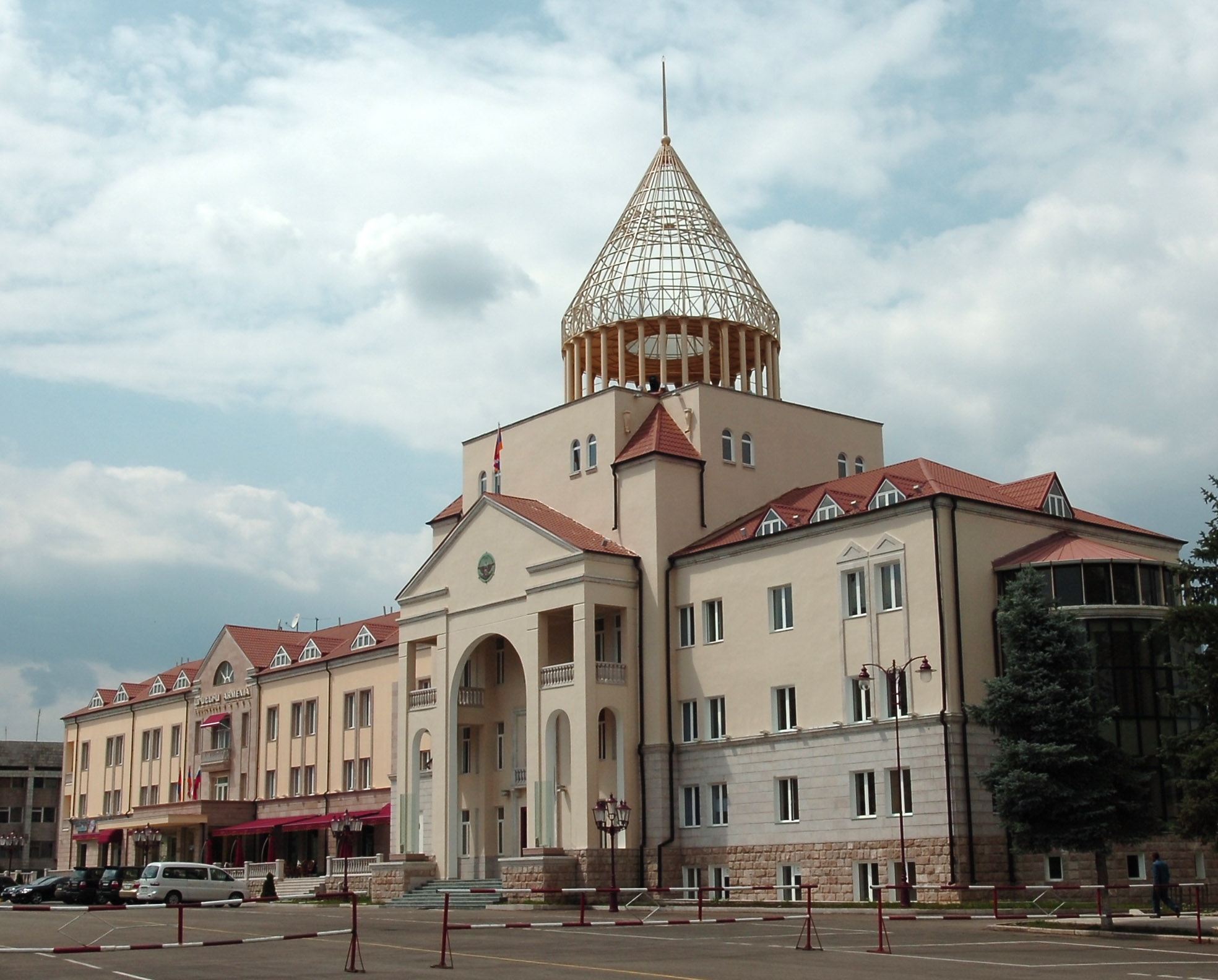 Парламент НКР передаст в фонд всеармянского сбора средств 1 млн 35 тысяч драмов