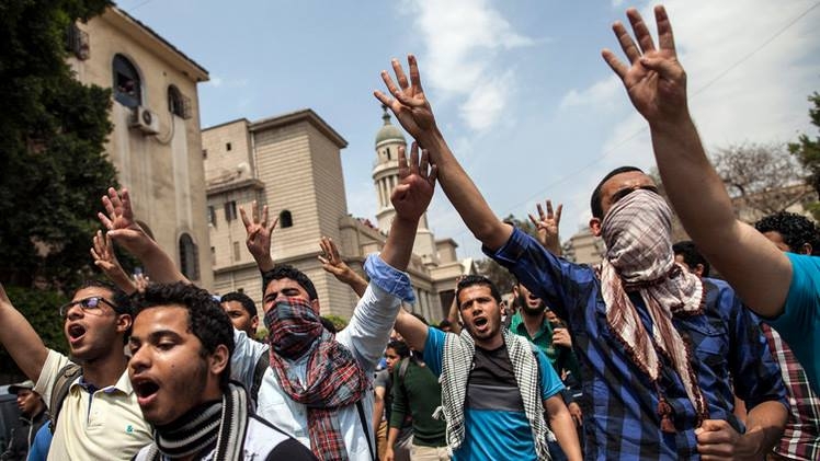 В Каире вспыхнули ожесточенные столкновения между исламистами и силовиками, есть 
жертвы
