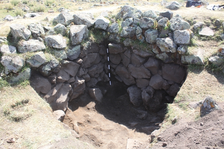 Ախպրաձոր գյուղում հայտնաբերվել է միջին բրոնզեդարյան բնակատեղի-հուշարձան