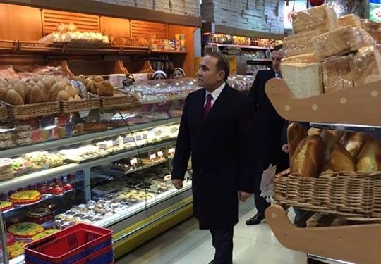 Премьер-министр Армении прошелся по ереванским магазинам и отметил, что 
необоснованно подорожали хлеб и яйцо