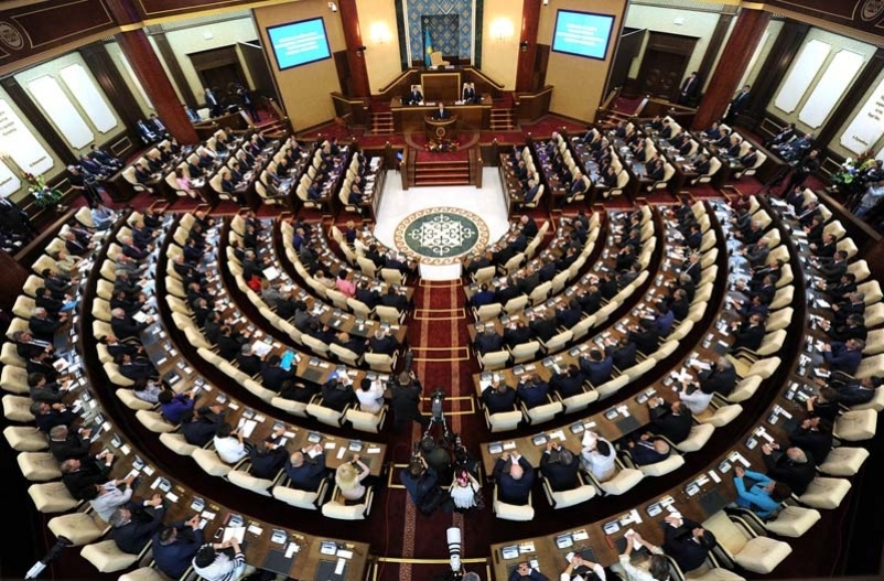 Kazakh Senate ratifies treaty on Armenia's accession to EEU