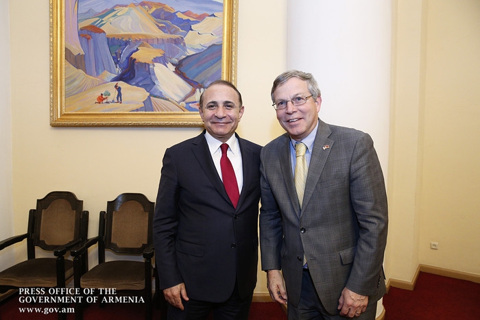 Hovik Abrahamyan praised John Heffern’s contributions to strengthening of U.S.-Armenia 
relations