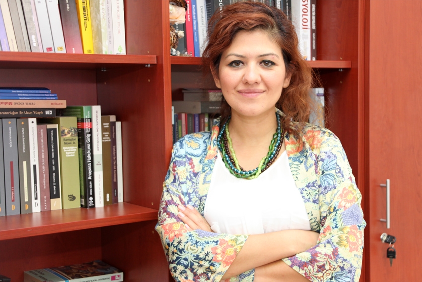 Էրդողանին վիրավորելու հիմնավորմամբ թուրք կին ակադեմիկոսին 
դատապարտել են ազատազրկման