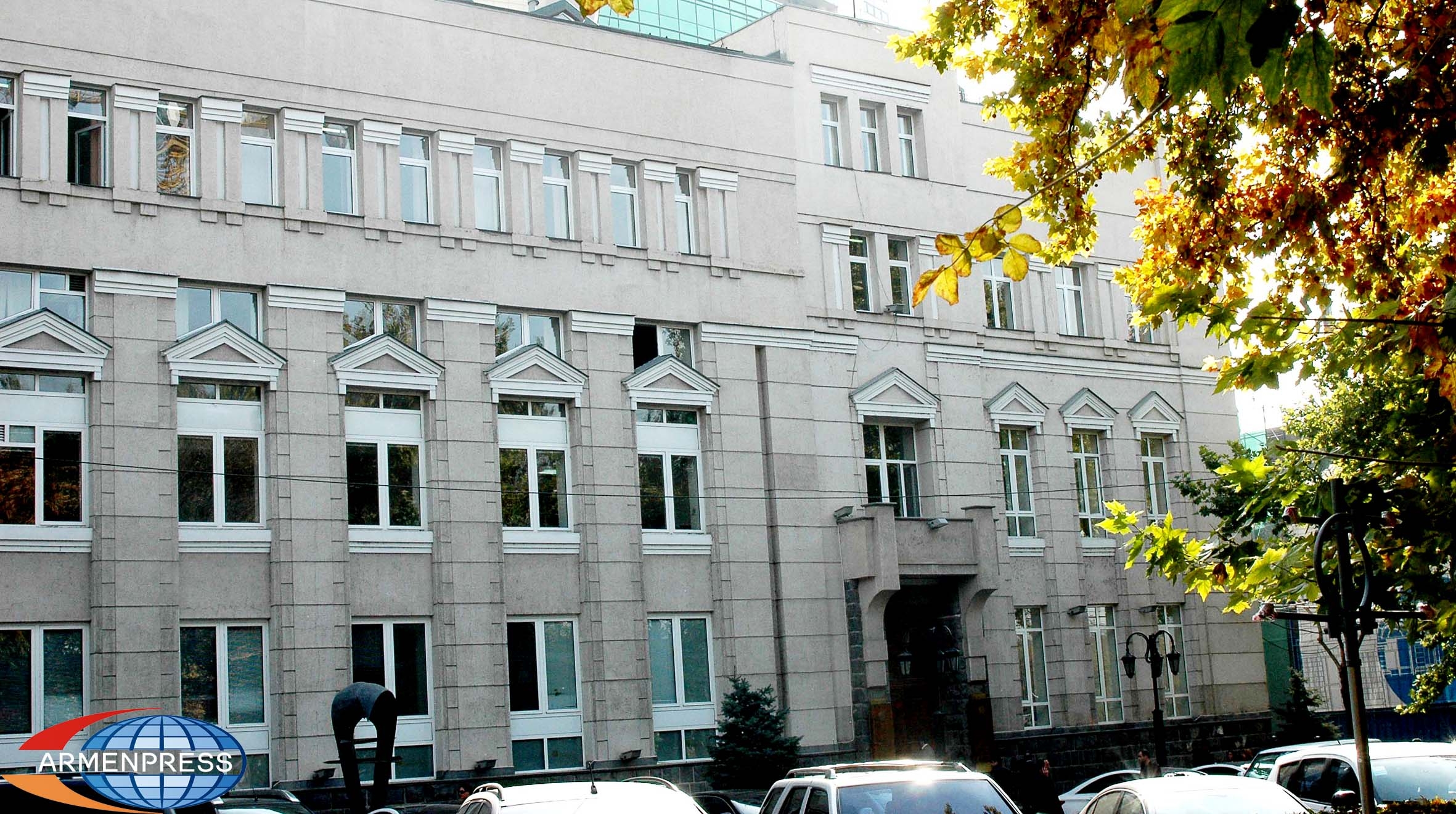 Центральный банк Армении продал на валютном рынке 1,7 млн долларов 