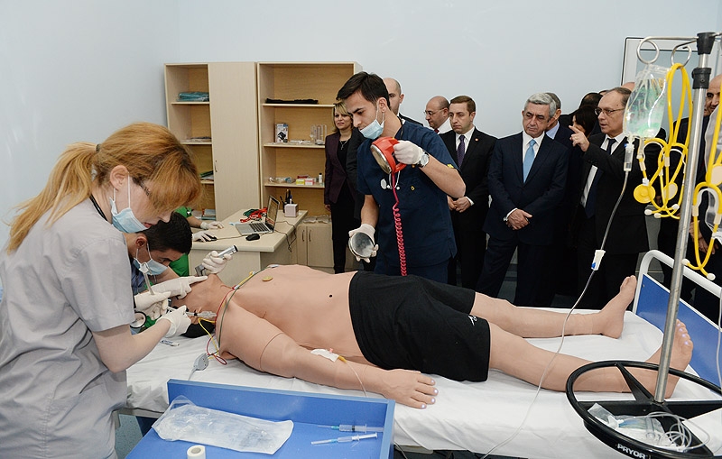 Armenia's President attends opening of simulation training centre at YSMU