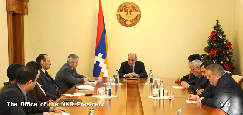 Президент НКР встретился с членами фракций Национального собрания республики 