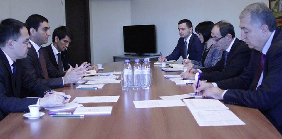Armenian and Turkmen MFAs hold political consultations