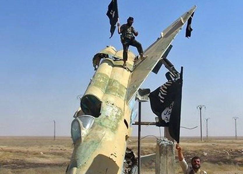 «Исламское государство» в Сирии захватило в плен бомбившего его позиции 
иорданского летчика 