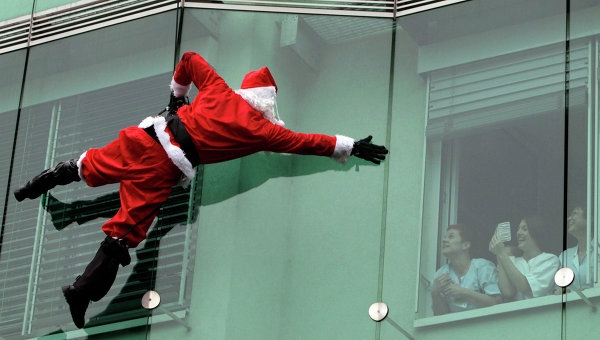  
NORAD: Санта-Клаус доставил три миллиарда подарков детям во всем мире
