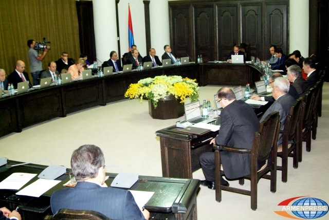 Armenia's Govt. begins session with congratulations addressed to Armen Yeritsyan