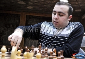 Armenian chess player half a point behind leader