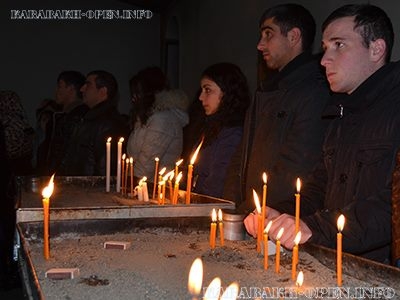 Citizens of Stepanakert mourn death of the Avetisyans