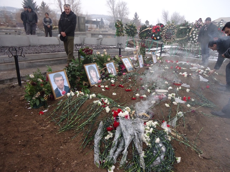 Russian deputies pay tribute to Avetisyans’ family in Armenia’s Gyumri