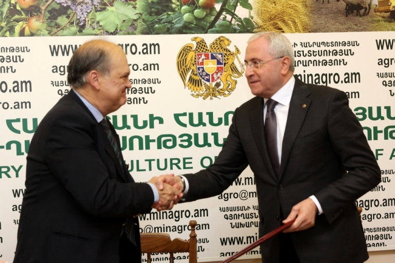 Armenia’s Ministry of Agriculture and Global Desarrollos and Ingenieria company sign 
memorandum