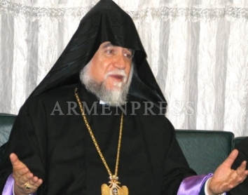 Catholicos Aram I has arrived in Armenia
