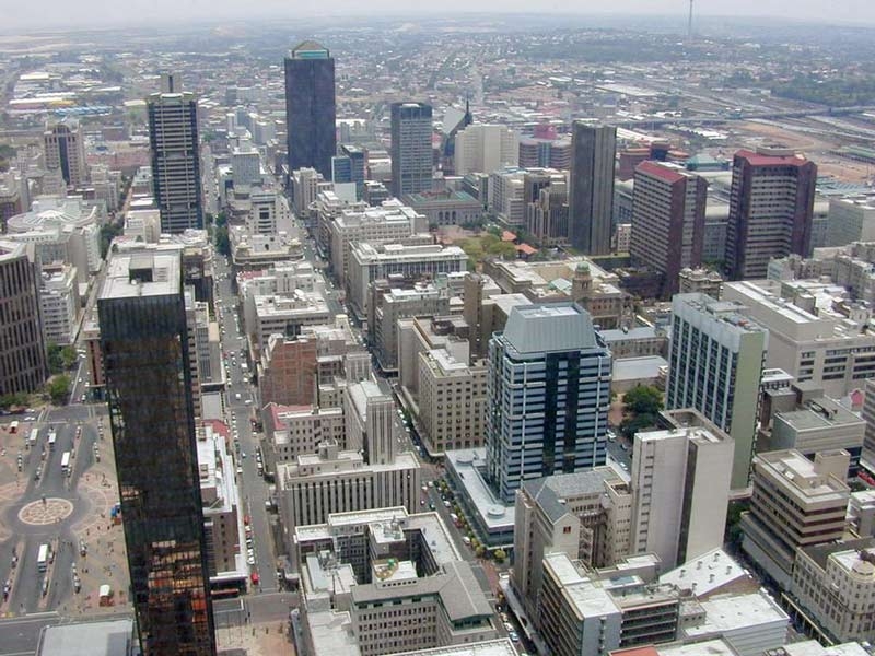 Три человека погибли во время массовых беспорядков в пригороде Йоханнесбурга