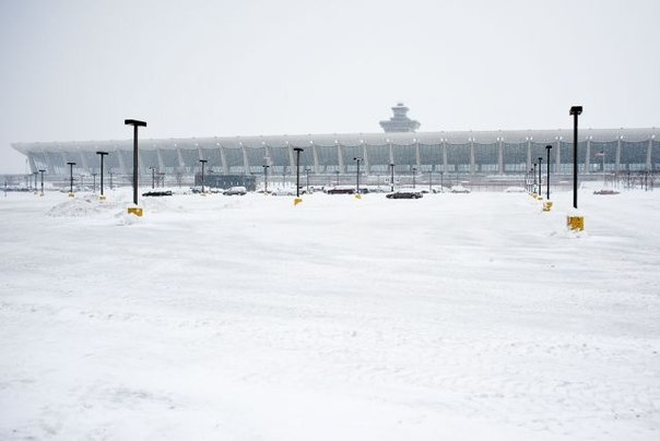 Снежные бури в США: отменены более 1800 рейсов