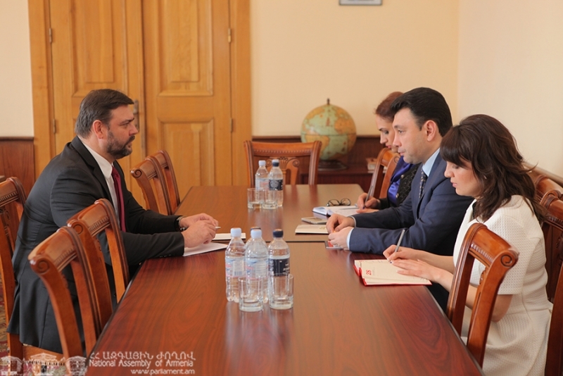 Eduard Sharmazanov meets with Ambassador of Czech Republic to Armenia