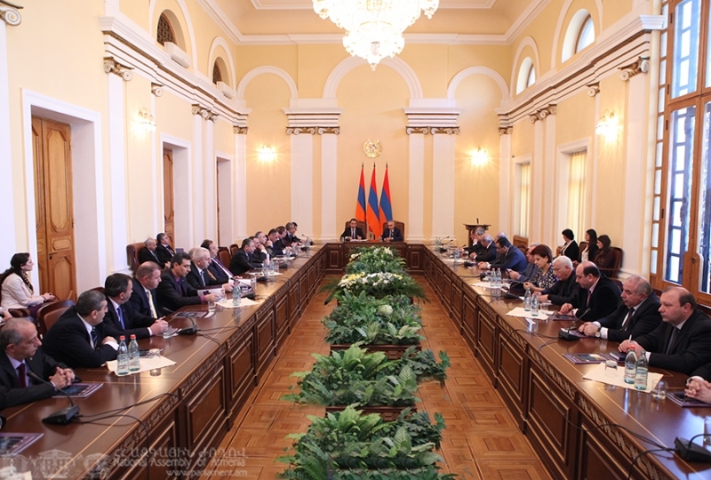 В парламенте Армении состоялось совещание о ходе подготовительных работ 
мероприятий к 100-й годовщине Геноцида армян