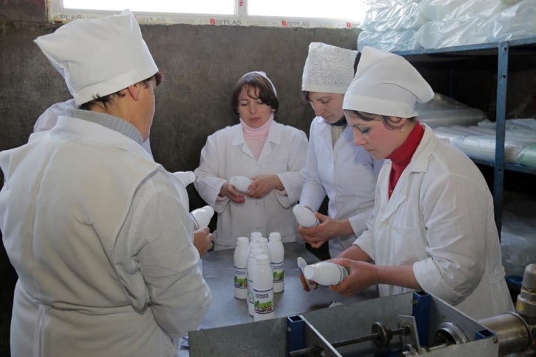 ՀՀ գյուղատնտեսության նախարարարն այցելել է Լճաշենի կաթի արտադրամաս