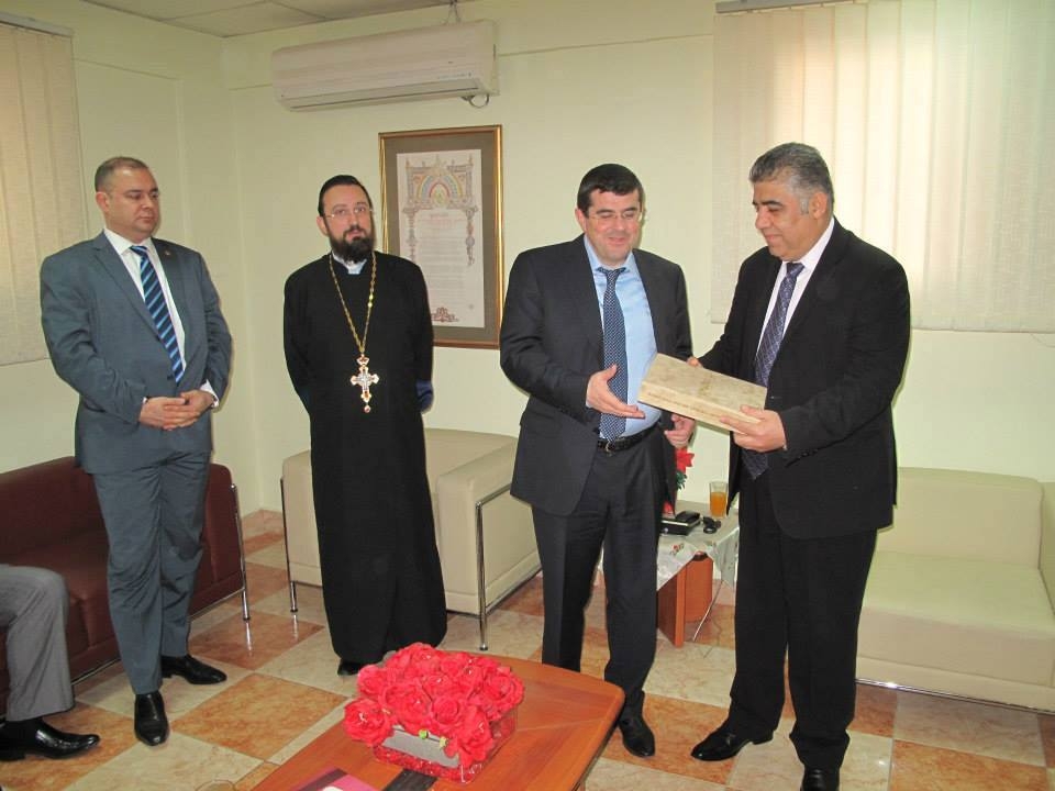 NKR PM visits Armenian National School in Kuwait
