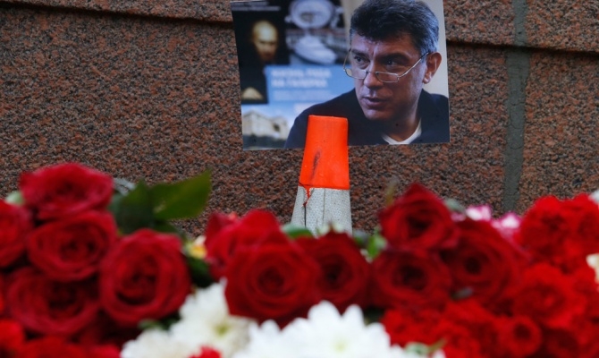 Редакция "Эха Москвы" направила в столичную мэрию предложение о возведении 
памятника Борису Немцову