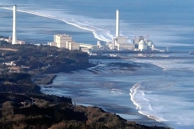 В Японии проверят состояние здоровья 20 тыс работников АЭС "Фукусима-1"